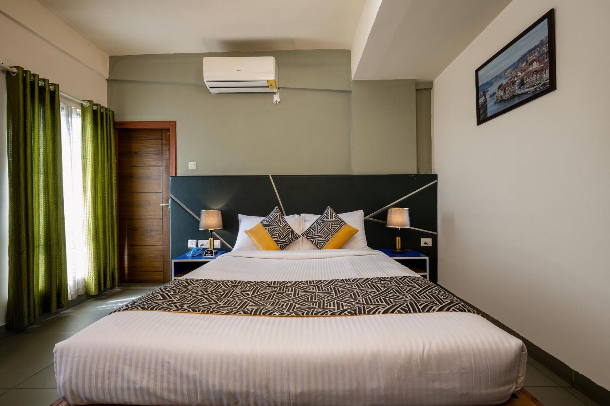 Cj Grande By Jesway Hotels & Resorts Kochi Exterior foto